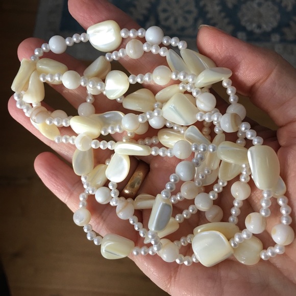 Mother of pearl, pearl & shell necklace - Picture 5 of 7